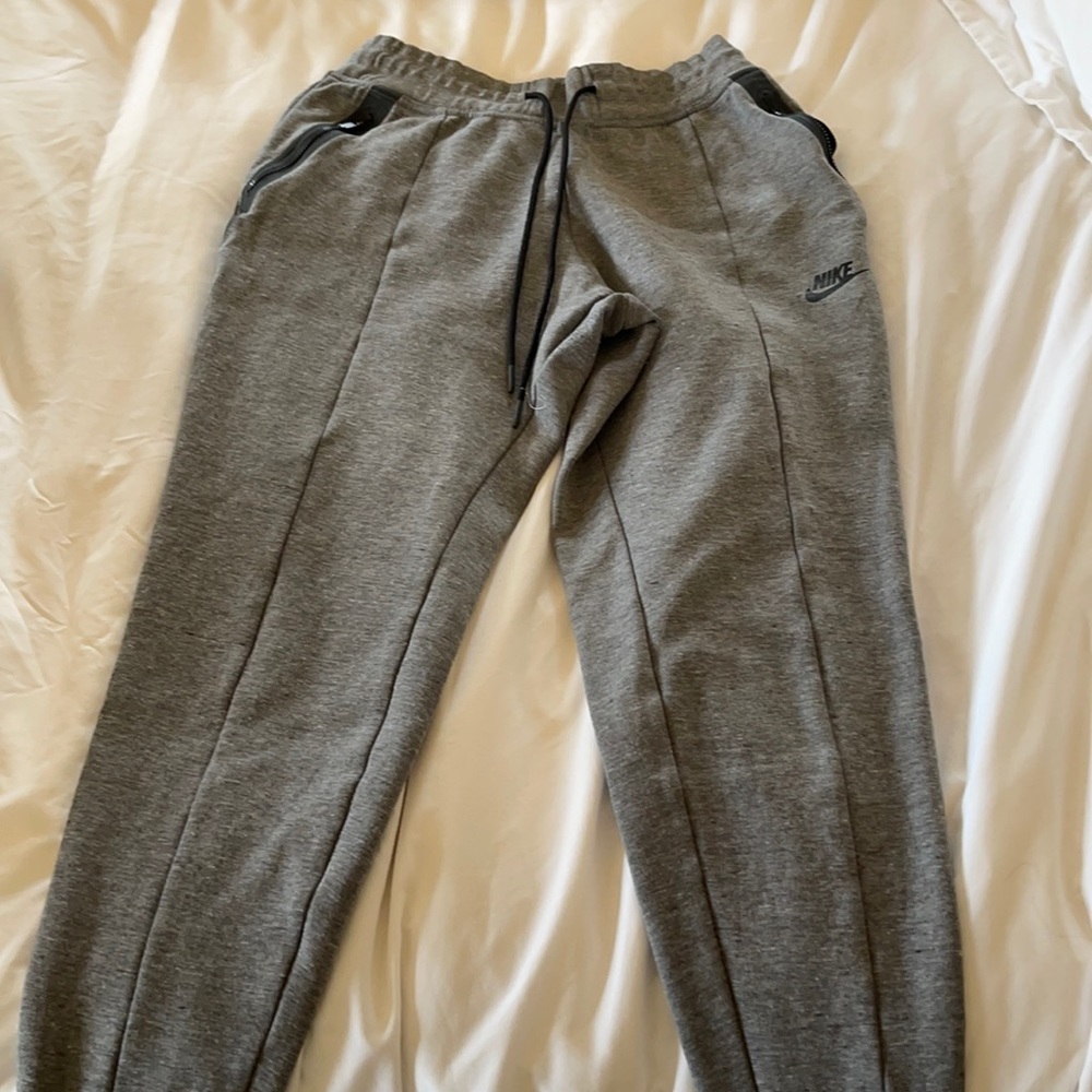 Women’s tech fleece pants